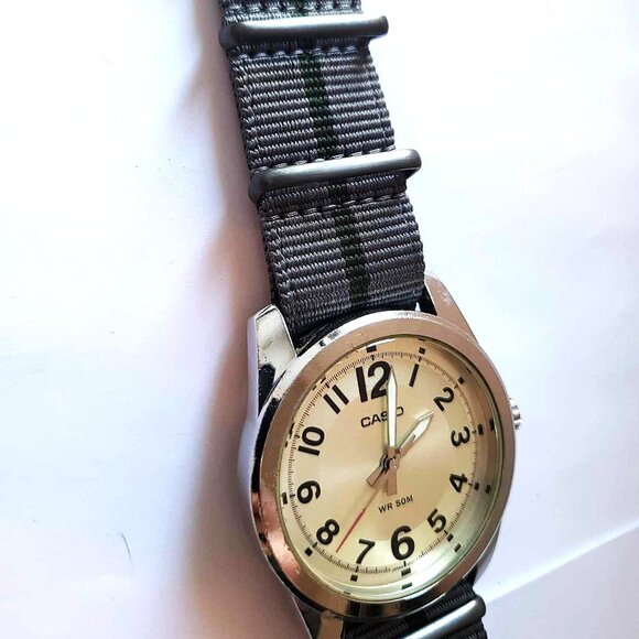 Casio MTP-1315 Classic WR 50M Quartz Men Watch - Picture 4 of 7